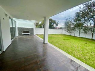 Foto 7 de Renta casa moderna con amplio jardín en Tanda