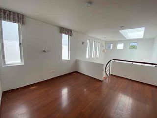 Foto 9 de Renta casa moderna con amplio jardín en Tanda