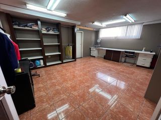 Foto 1 de Renta de casa comercial en la Av Occidental