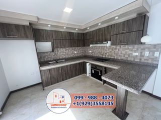 Foto 3 de COMODA VILLA DE VENTA CON 4 DORMITORIOS Y ESTUDIO, COMO NUEVA.