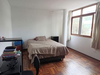 Foto 6 de Amplio Y Muy Bien Distribuido Departamento