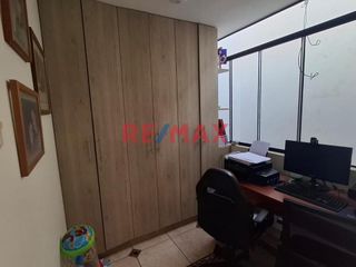 Foto 7 de Vendo Hermosa Y Moderna Casa En La Urb Primavera 210 M2 320,000 Dolares