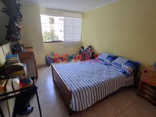 Foto 8 de Vendo Hermosa Y Moderna Casa En La Urb Primavera 210 M2 320,000 Dolares