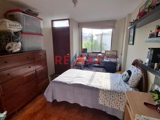 Foto 9 de Vendo Hermosa Y Moderna Casa En La Urb Primavera 210 M2 320,000 Dolares