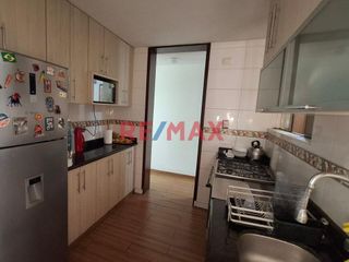 Foto 10 de Vendo Hermosa Y Moderna Casa En La Urb Primavera 210 M2 320,000 Dolares