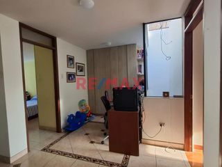 Foto 11 de Vendo Hermosa Y Moderna Casa En La Urb Primavera 210 M2 320,000 Dolares
