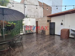 Foto 16 de Vendo Hermosa Y Moderna Casa En La Urb Primavera 210 M2 320,000 Dolares