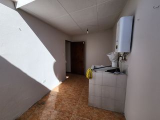 Foto 5 de En Cazhapata casa en venta de 3 pisos y 4 dormitorios I Cuenca