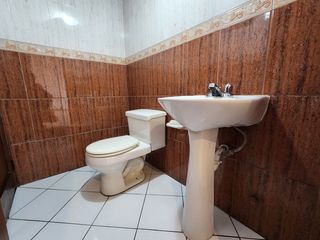 Foto 6 de En Cazhapata casa en venta de 3 pisos y 4 dormitorios I Cuenca