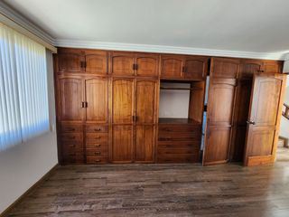 Foto 9 de En Cazhapata casa en venta de 3 pisos y 4 dormitorios I Cuenca