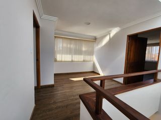 Foto 15 de En Cazhapata casa en venta de 3 pisos y 4 dormitorios I Cuenca