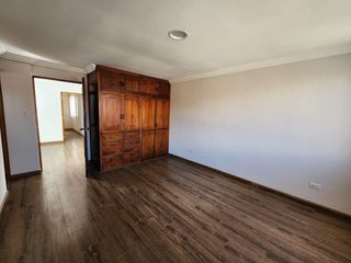 Foto 18 de En Cazhapata casa en venta de 3 pisos y 4 dormitorios I Cuenca
