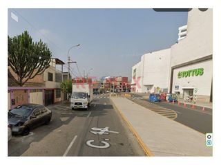 Foto 5 de Venta De Casa De 2 Pisos Frente A Parque De 139 Mts Cerca Al Mall De Comas