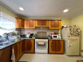 Foto 2 de Casa con 5 dormitorios en venta en el sector de Narancay en Cuenca