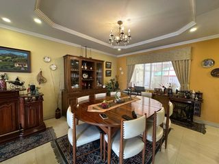 Foto 9 de Casa con 5 dormitorios en venta en el sector de Narancay en Cuenca
