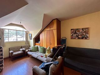 Foto 10 de Casa con 5 dormitorios en venta en el sector de Narancay en Cuenca