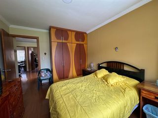 Foto 12 de Casa con 5 dormitorios en venta en el sector de Narancay en Cuenca