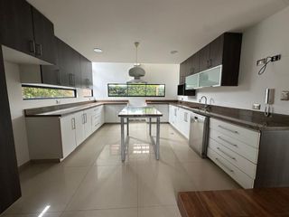 Foto 4 de Hermosa casa rodeada de jardines, en la mejor ubicación del condominio” 🌿🏡