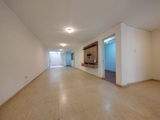 Foto 3 de Se Vende Casa De 131M2 Urb.San Diego - Smp