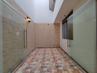 Foto 8 de Se Vende Casa De 131M2 Urb.San Diego - Smp