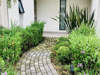 Foto 2 de Venta Casa a Estrenar en Cumbayá, Conjunto Residencial de 9 casas, 266M² C. 385 M² T. $310.000