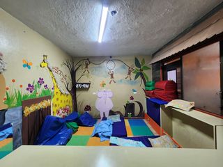 Foto 3 de Casa en venta de 2 pisos en el sector del Registro de la Propiedad de Cuenca