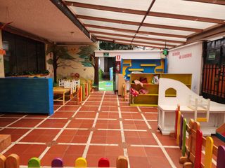 Foto 4 de Casa en venta de 2 pisos en el sector del Registro de la Propiedad de Cuenca