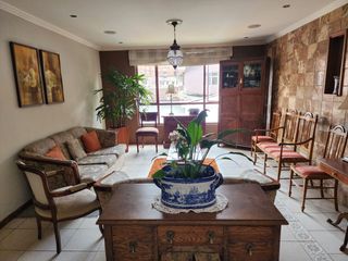 Foto 8 de Casa en venta de 2 pisos en el sector del Registro de la Propiedad de Cuenca