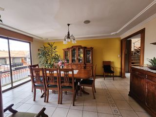 Foto 11 de Casa en venta de 2 pisos en el sector del Registro de la Propiedad de Cuenca