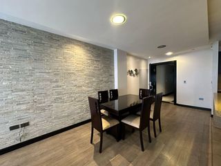 Foto 3 de Departamento de 2 dormitorios en Av. 12 de Abril, sector céntrico, Cuenca