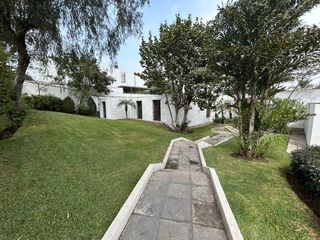 Foto 9 de LINDA CASA CON AMBIENTES SUPER AMPLIOS, RODEADA DE JARDINES