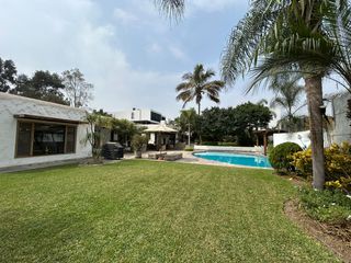 Foto 1 de LINDA CASA CON AMBIENTES SUPER AMPLIOS, RODEADA DE JARDINES