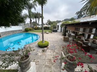 Foto 8 de LINDA CASA CON AMBIENTES SUPER AMPLIOS, RODEADA DE JARDINES