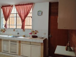 Foto 3 de VENTA CASA CALLE LOS ZAFIROS URB. MIRAFLORES CASTILLA PIURA