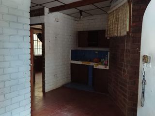 Foto 12 de VENTA CASA CALLE LOS ZAFIROS URB. MIRAFLORES CASTILLA PIURA