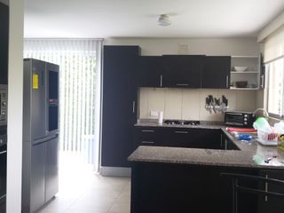 Foto 11 de Cumbaya, Sector Colegio Menor, casa completamente amoblada con panales solares