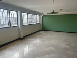 Foto 2 de Venta de Departamento super grande en Colinas de los Ceibos