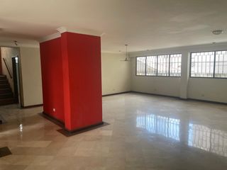 Foto 1 de Venta de Departamento super grande en Colinas de los Ceibos
