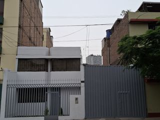 Foto 1 de SE VENDE ALMACEN CON OFICINAS EN Av. CAMPODONICO. URB. SANTA CATALINA. LA VICTORIA.