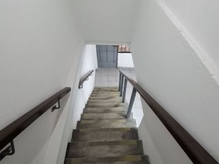 Foto 5 de SE VENDE ALMACEN CON OFICINAS EN Av. CAMPODONICO. URB. SANTA CATALINA. LA VICTORIA.