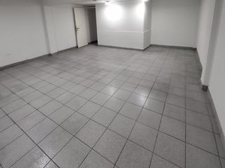 Foto 6 de SE VENDE ALMACEN CON OFICINAS EN Av. CAMPODONICO. URB. SANTA CATALINA. LA VICTORIA.