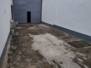 Foto 9 de SE VENDE ALMACEN CON OFICINAS EN Av. CAMPODONICO. URB. SANTA CATALINA. LA VICTORIA.