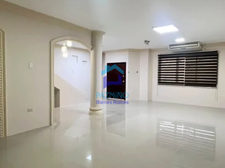 Foto 2 de Casa en alquiler Las Crucitas - ideal para negocio o vivienda