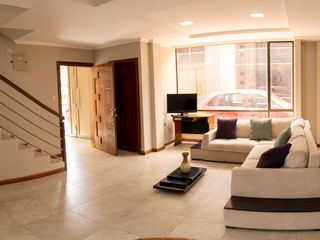 Foto 2 de CASA EN VENTA IDEAL PARA QUIENES AMAN TRANQUILIDAD