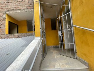 Foto 28 de Casa En Venta Para Vivienda O Negocio En Plena Avenida El Sol - Rimac