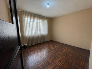 Foto 3 de Casa En Venta Para Vivienda O Negocio En Plena Avenida El Sol - Rimac
