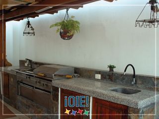 Foto 5 de Casa de 4 dormitorios + suite privada en Urbanización Pedro Balda