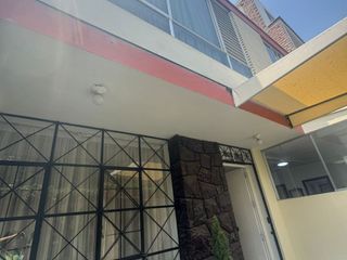 Foto 9 de Venta de Casa en Esquina Frente a Parque – Santa Catalina, La Victoria