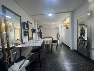 Foto 7 de Venta de Casa en Esquina Frente a Parque – Santa Catalina, La Victoria