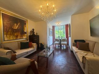 Foto 2 de Venta de Casa en Esquina Frente a Parque – Santa Catalina, La Victoria